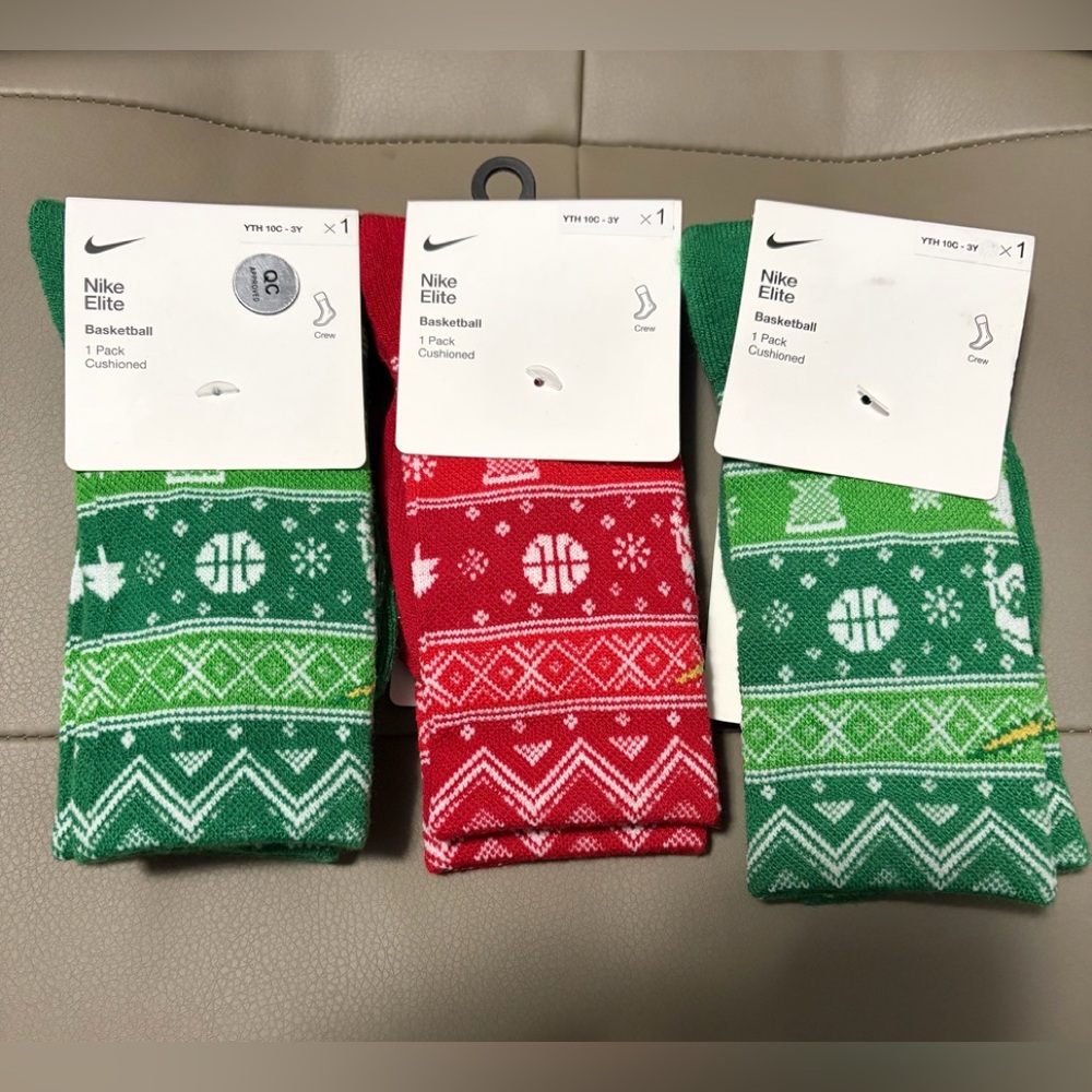 BNWT 3 PAIR LOT NIKE YOUTH ELITE BASKETBALL HOLIDAY CREW SOCKS US SIZE 10-3Y